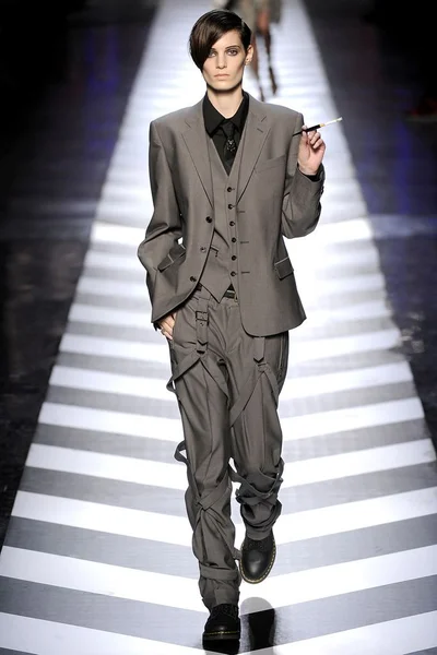 Look 4